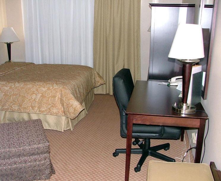 Отель Ramada Moline East Moline Номер фото